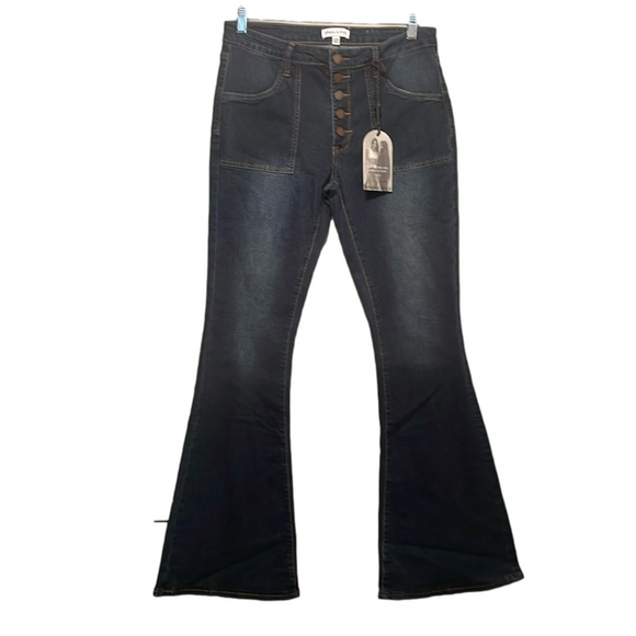 Kendall & Kylie Denim - NWT KENDALL & KYLIE FLARE LEG JEAN 11/12